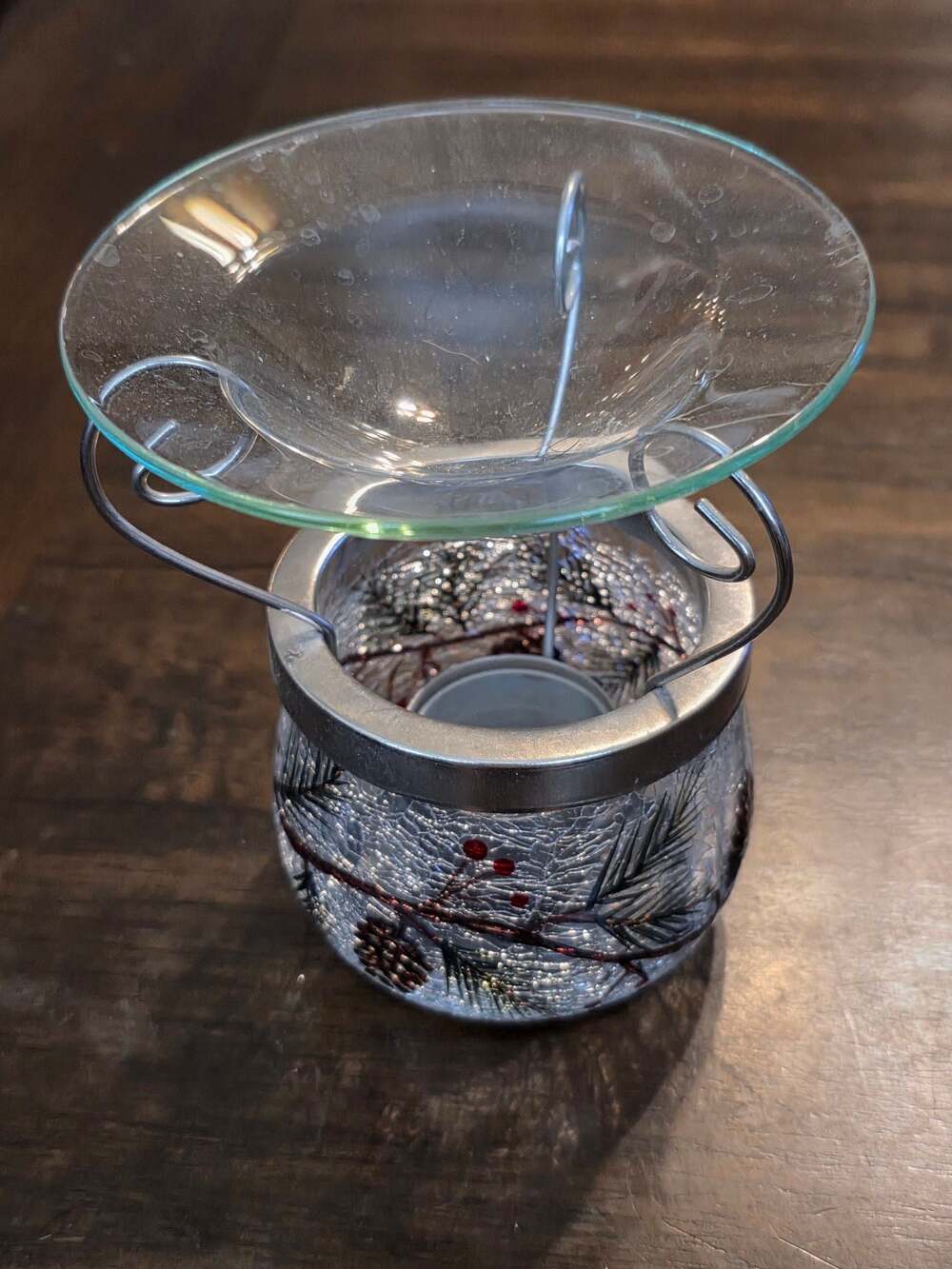 Yankee Candle Holly and Pinecone Crackle Glass Wax Tart Burner